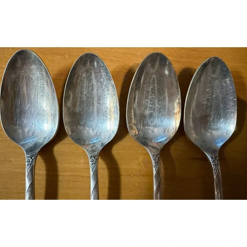 Lot of 4 Oneida Community Evening Star Silverplate Teaspoons 6 1/8